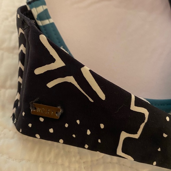 (3 for $15) Roxy Geometric Pattern Bikini Top - Picture 2 of 5